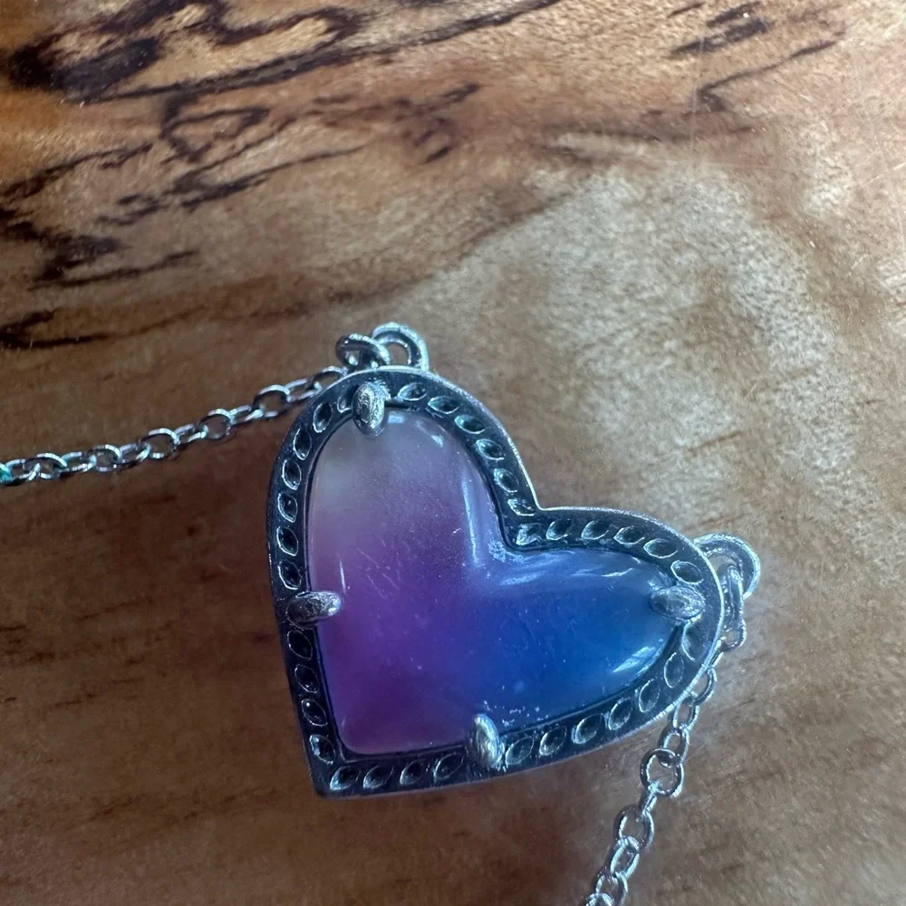 Kendra Scott Ari Heart Pendant Necklace Rainbow Iridescent Stone Silver Tone - Picture 6 of 12